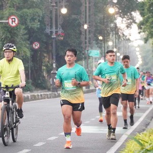 Race photo from BAUR RUN 2025