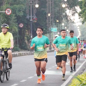Race photo from BAUR RUN 2025
