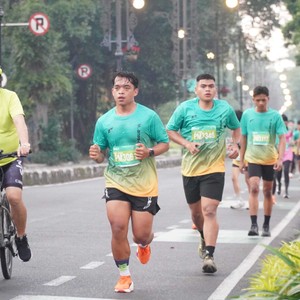 Race photo from BAUR RUN 2025