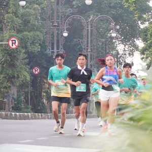 Race photo from BAUR RUN 2025