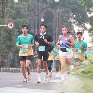 Race photo from BAUR RUN 2025