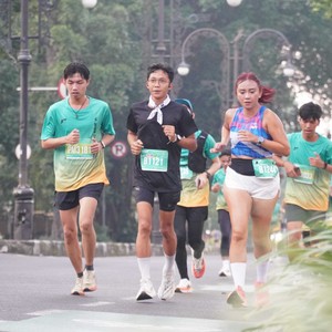 Race photo from BAUR RUN 2025