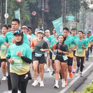 Race photo from BAUR RUN 2025
