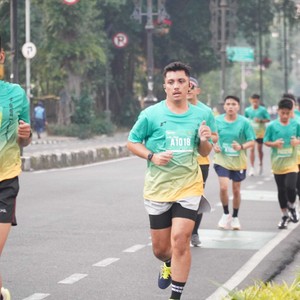 Race photo from BAUR RUN 2025