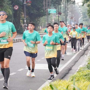 Race photo from BAUR RUN 2025