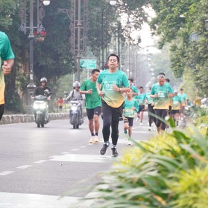 Race photo from BAUR RUN 2025