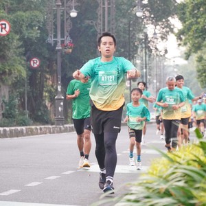 Race photo from BAUR RUN 2025