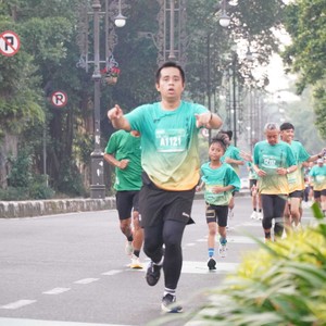 Race photo from BAUR RUN 2025