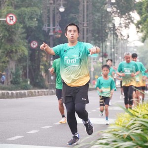 Race photo from BAUR RUN 2025