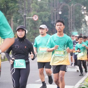 Race photo from BAUR RUN 2025
