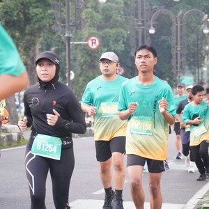 Race photo from BAUR RUN 2025