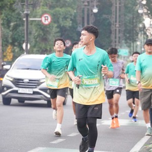 Race photo from BAUR RUN 2025