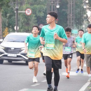 Race photo from BAUR RUN 2025