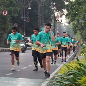 Race photo from BAUR RUN 2025