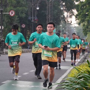 Race photo from BAUR RUN 2025