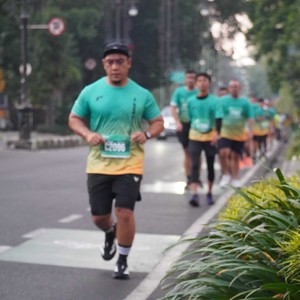Race photo from BAUR RUN 2025