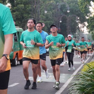 Race photo from BAUR RUN 2025