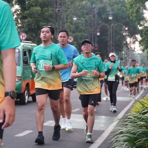 Race photo from BAUR RUN 2025