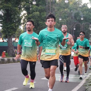 Race photo from BAUR RUN 2025