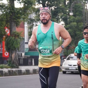 Race photo from BAUR RUN 2025