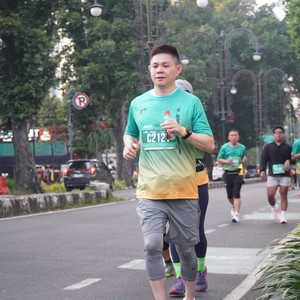 Race photo from BAUR RUN 2025