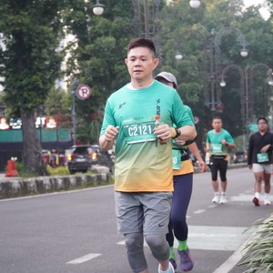 Race photo from BAUR RUN 2025