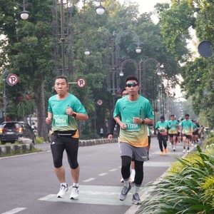 Race photo from BAUR RUN 2025