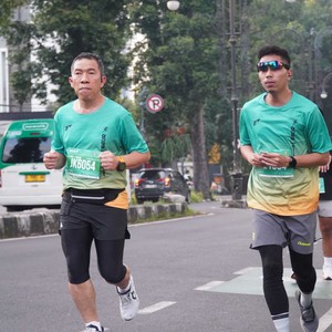 Race photo from BAUR RUN 2025