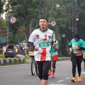 Race photo from BAUR RUN 2025