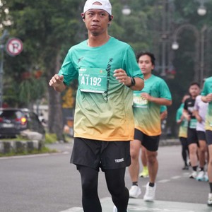 Race photo from BAUR RUN 2025