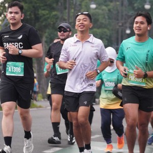 Race photo from BAUR RUN 2025