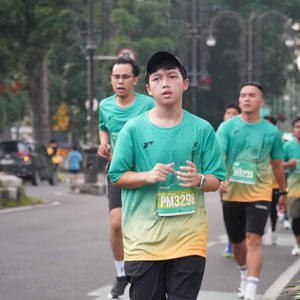 Race photo from BAUR RUN 2025