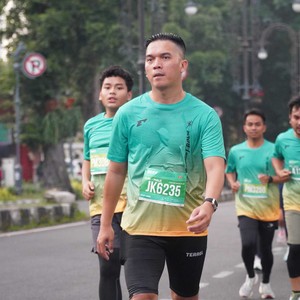 Race photo from BAUR RUN 2025