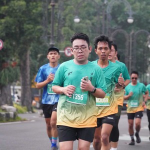 Race photo from BAUR RUN 2025