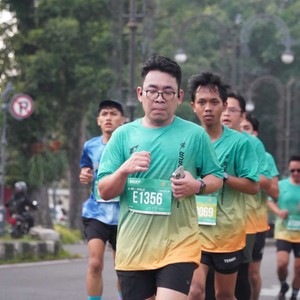 Race photo from BAUR RUN 2025