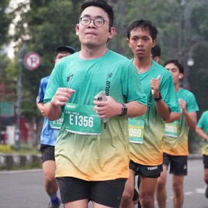 Race photo from BAUR RUN 2025