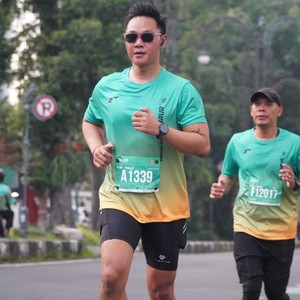 Race photo from BAUR RUN 2025