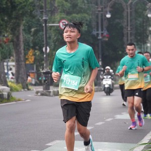 Race photo from BAUR RUN 2025