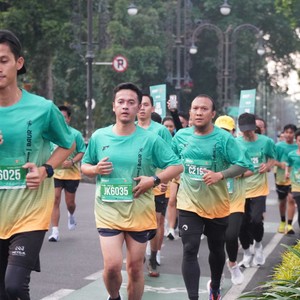 Race photo from BAUR RUN 2025