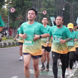 Race photo from BAUR RUN 2025