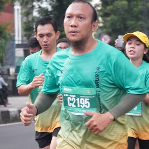 Race photo from BAUR RUN 2025