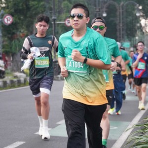 Race photo from BAUR RUN 2025