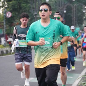 Race photo from BAUR RUN 2025