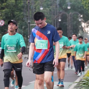 Race photo from BAUR RUN 2025