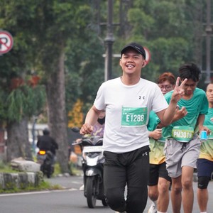 Race photo from BAUR RUN 2025