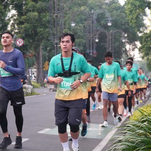 Race photo from BAUR RUN 2025