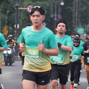 Race photo from BAUR RUN 2025