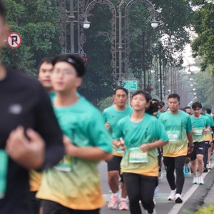 Race photo from BAUR RUN 2025