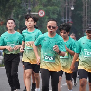 Race photo from BAUR RUN 2025