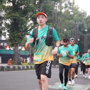 Race photo from BAUR RUN 2025